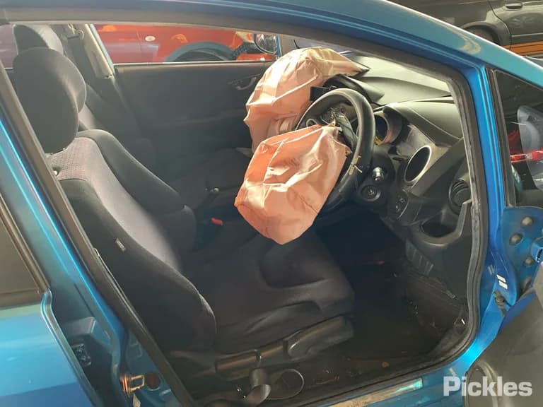 2010 Honda Jazz Used VIN MRHGE8750AP040314 – exterior detail 2010 Honda Jazz Used VIN MRHGE8750AP040314 – exterior detail