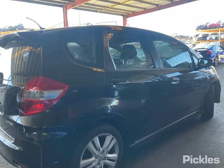 2012 Honda Jazz Used VIN MRHGE8860CP040760 – exterior detail 2012 Honda Jazz Used VIN MRHGE8860CP040760 – exterior detail