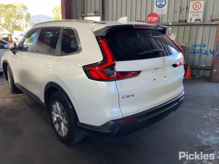2025 Honda CR-V Used VIN MRHRS3854SP010526 – trunk area 2025 Honda CR-V Used VIN MRHRS3854SP010526 – trunk area