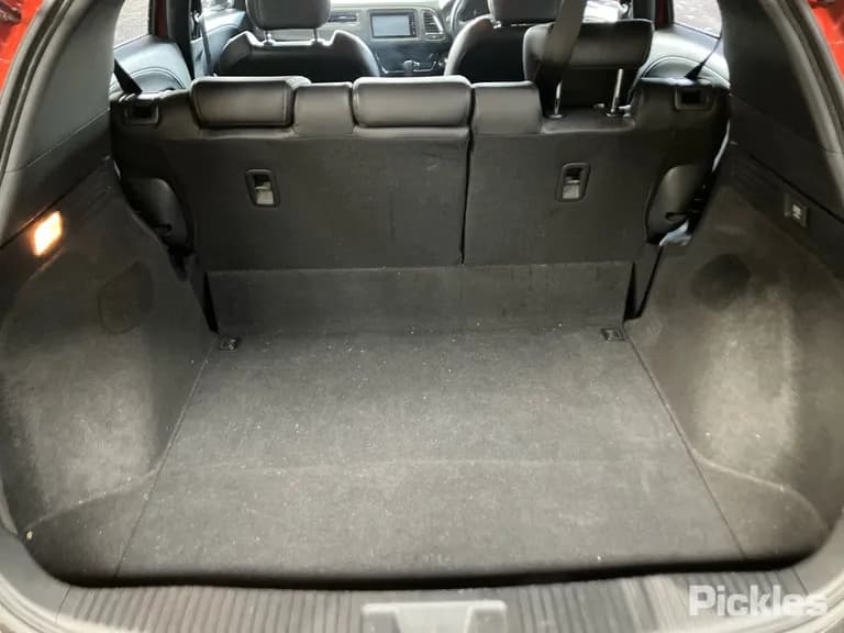 2019 Honda HR-V Used VIN MRHRU5890JP061868 – engine bay 2019 Honda HR-V Used VIN MRHRU5890JP061868 – engine bay