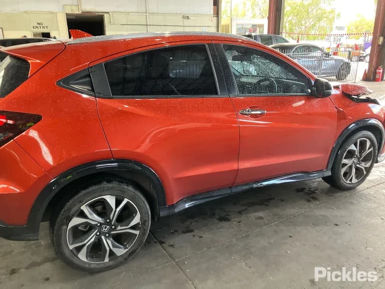 2019 Honda HR-V Used VIN MRHRU5890JP061868 – trunk area 2019 Honda HR-V Used VIN MRHRU5890JP061868 – trunk area