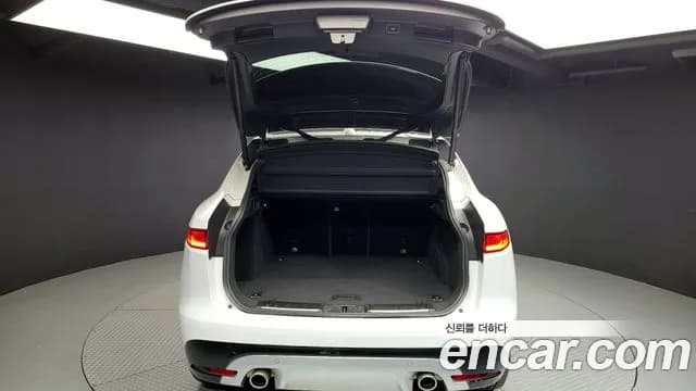 2017 Jaguar F-PACE 30d S Sold VIN SADCA2BK3HA884854 – photo 12 2017 Jaguar F-PACE 30d S Sold VIN SADCA2BK3HA884854 – photo 12