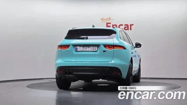 2019 Jaguar F-PACE 20d R-Sport Sold VIN SADCA2BN2KA360922 – rear exterior 2019 Jaguar F-PACE 20d R-Sport Sold VIN SADCA2BN2KA360922 – rear exterior