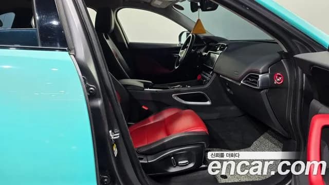 2019 Jaguar F-PACE 20d R-Sport Sold VIN SADCA2BN2KA360922 – photo 15 2019 Jaguar F-PACE 20d R-Sport Sold VIN SADCA2BN2KA360922 – photo 15
