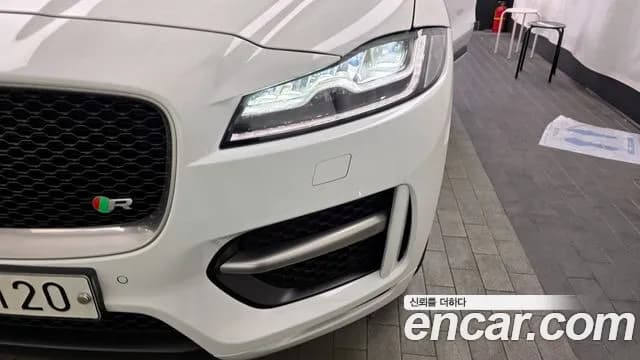 2019 Jaguar F-PACE 20d R-Sport Sold VIN SADCA2BN6KA363726 – rear exterior 2019 Jaguar F-PACE 20d R-Sport Sold VIN SADCA2BN6KA363726 – rear exterior