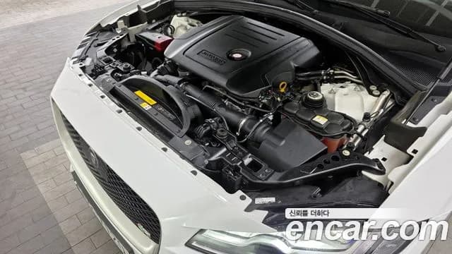 2019 Jaguar F-PACE 20d R-Sport Sold VIN SADCA2BN6KA363726 – photo 12 2019 Jaguar F-PACE 20d R-Sport Sold VIN SADCA2BN6KA363726 – photo 12
