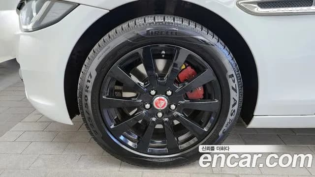 2017 Jaguar XE 20d Perstige AWD Sold VIN SAJAA4BN2HCP13186 – interior seats 2017 Jaguar XE 20d Perstige AWD Sold VIN SAJAA4BN2HCP13186 – interior seats