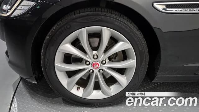 2019 Jaguar XF (X260) 20d Portfolio AWD Sold VIN SAJBA4BN5KCY77785 – front exterior 2019 Jaguar XF (X260) 20d Portfolio AWD Sold VIN SAJBA4BN5KCY77785 – front exterior