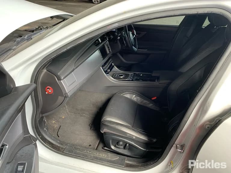2015 Jaguar XF Used VIN SAJBB4AG3GCY09945 – dashboard 2015 Jaguar XF Used VIN SAJBB4AG3GCY09945 – dashboard