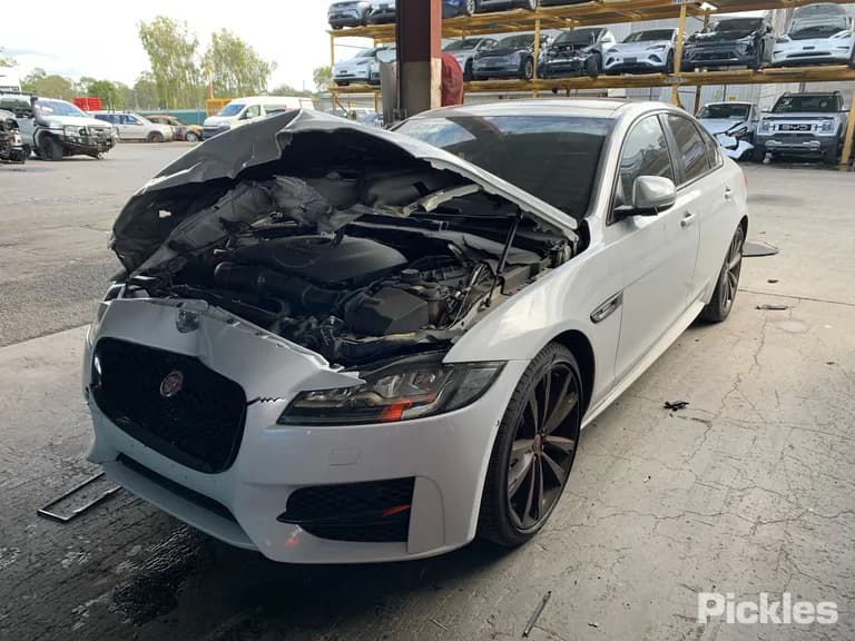 2015 Jaguar XF Used VIN SAJBB4AG3GCY09945 – undercarriage 2015 Jaguar XF Used VIN SAJBB4AG3GCY09945 – undercarriage