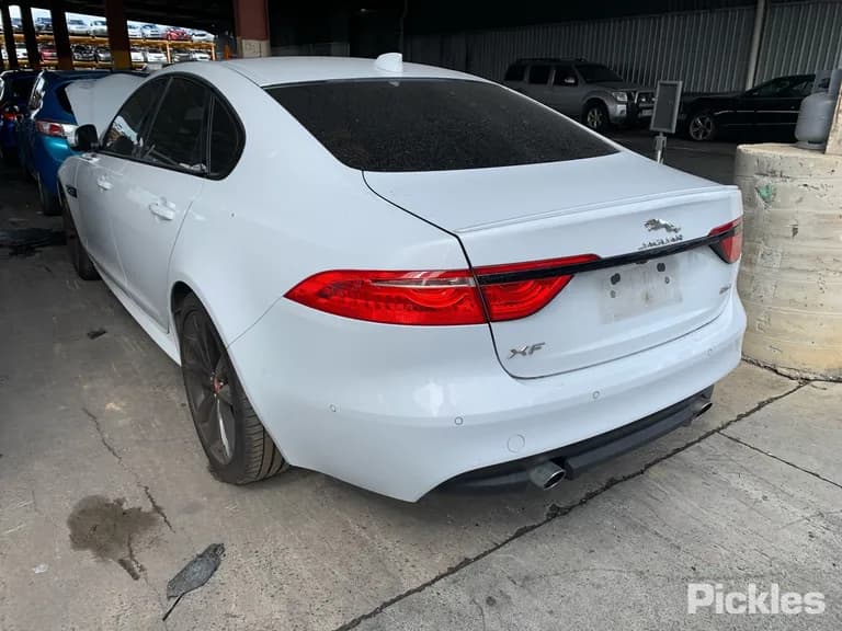 2015 Jaguar XF Used VIN SAJBB4AG3GCY09945 – photo 11 2015 Jaguar XF Used VIN SAJBB4AG3GCY09945 – photo 11