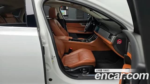 2019 Jaguar XF (X260) 20d Portfolio Sold VIN SAJBB4BN0KCY78100 – trunk area 2019 Jaguar XF (X260) 20d Portfolio Sold VIN SAJBB4BN0KCY78100 – trunk area