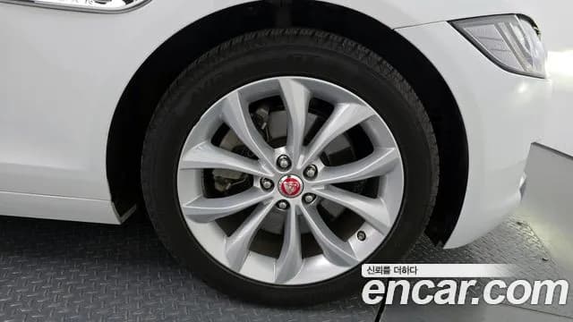 2019 Jaguar XF (X260) 20d Portfolio Sold VIN SAJBB4BN0KCY78100 – photo 29 2019 Jaguar XF (X260) 20d Portfolio Sold VIN SAJBB4BN0KCY78100 – photo 29