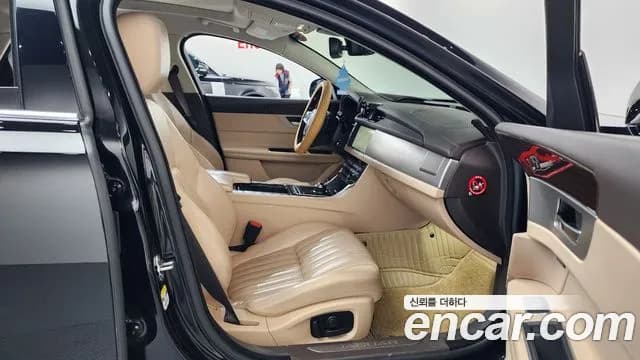 2018 Jaguar XF (X260) 20d Portfolio Sold VIN SAJBB4BN2JCY67727 – interior seats 2018 Jaguar XF (X260) 20d Portfolio Sold VIN SAJBB4BN2JCY67727 – interior seats
