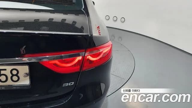 2018 Jaguar XF (X260) 20d Portfolio Sold VIN SAJBB4BN2JCY67727 – exterior detail 2018 Jaguar XF (X260) 20d Portfolio Sold VIN SAJBB4BN2JCY67727 – exterior detail