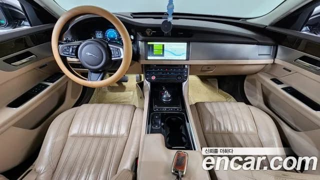2018 Jaguar XF (X260) 20d Portfolio Sold VIN SAJBB4BN2JCY67727 – trunk area 2018 Jaguar XF (X260) 20d Portfolio Sold VIN SAJBB4BN2JCY67727 – trunk area