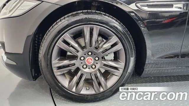 2018 Jaguar XF (X260) 20d Portfolio Sold VIN SAJBB4BN2JCY67727 – photo 13 2018 Jaguar XF (X260) 20d Portfolio Sold VIN SAJBB4BN2JCY67727 – photo 13