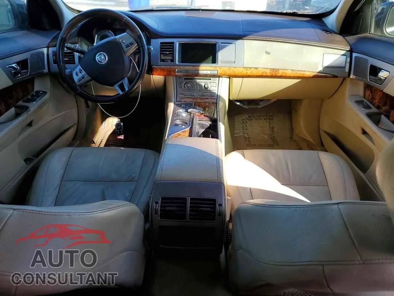 2009 JAGUAR XF Damaged VIN SAJWA05B09HR31213 – undercarriage 2009 JAGUAR XF Damaged VIN SAJWA05B09HR31213 – undercarriage