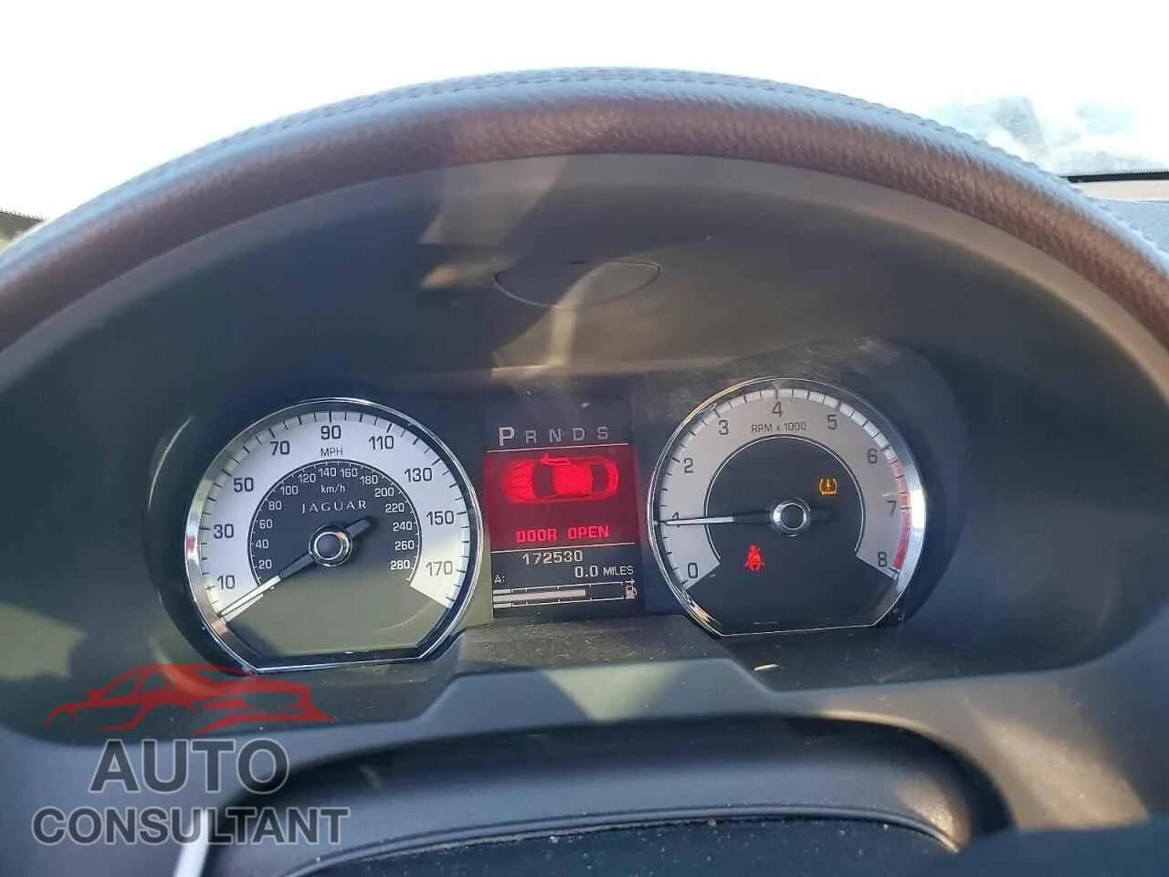 2009 JAGUAR XF Damaged VIN SAJWA05B09HR31213 – trunk area 2009 JAGUAR XF Damaged VIN SAJWA05B09HR31213 – trunk area