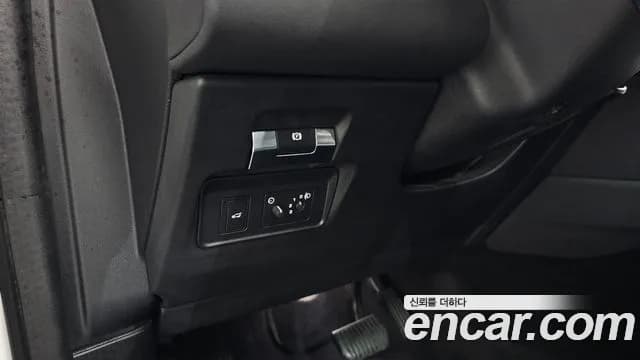 2020 Land Rover Discovery Sport 2nd Gen D150 S Sold VIN SALCA2BN0LH858579 – interior seats 2020 Land Rover Discovery Sport 2nd Gen D150 S Sold VIN SALCA2BN0LH858579 – interior seats