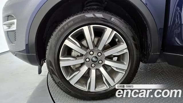 2017 Land Rover Discovery Sport 2.0 TD4 HSE Luxury Sold VIN SALCA2BN1HH668233 – front exterior 2017 Land Rover Discovery Sport 2.0 TD4 HSE Luxury Sold VIN SALCA2BN1HH668233 – front exterior