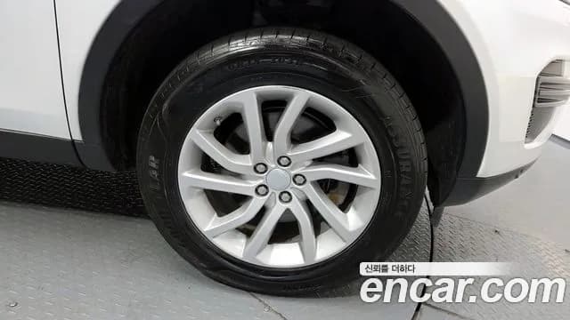2019 Land Rover Discovery Sport 2.0 TD4 SE (150PS) Sold VIN SALCA2BN4KH822733 – front exterior 2019 Land Rover Discovery Sport 2.0 TD4 SE (150PS) Sold VIN SALCA2BN4KH822733 – front exterior