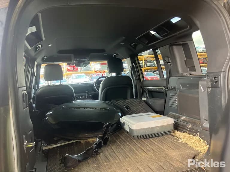 2023 Land Rover Defender - VIN SALEA7AW8P2181015 2023 Land Rover Defender VIN SALEA7AW8P2181015