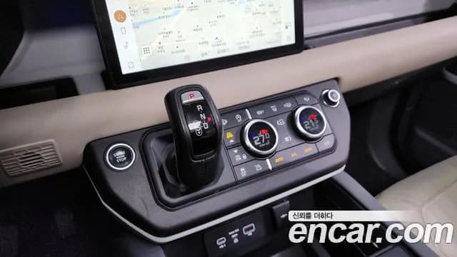 2020 Land Rover Defender (L663) 110 D240 Launch Edition Sold VIN SALEA7BN1L2024314 – rear exterior 2020 Land Rover Defender (L663) 110 D240 Launch Edition Sold VIN SALEA7BN1L2024314 – rear exterior
