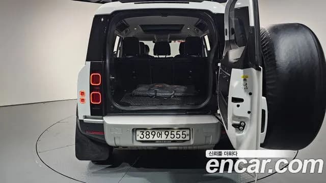 2020 Land Rover Defender (L663) 110 D240 Launch Edition Sold VIN SALEA7BN7L2004231 – exterior detail 2020 Land Rover Defender (L663) 110 D240 Launch Edition Sold VIN SALEA7BN7L2004231 – exterior detail