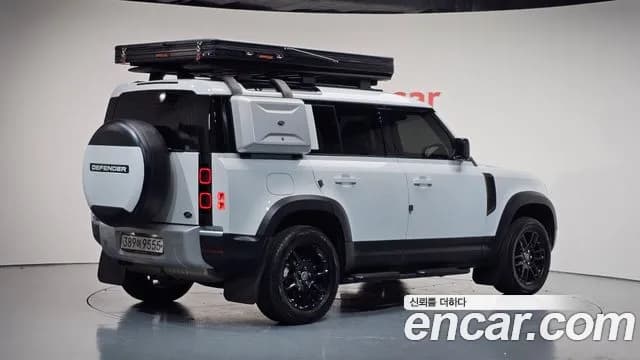 2020 Land Rover Defender (L663) 110 D240 Launch Edition Sold VIN SALEA7BN7L2004231 – trunk area 2020 Land Rover Defender (L663) 110 D240 Launch Edition Sold VIN SALEA7BN7L2004231 – trunk area