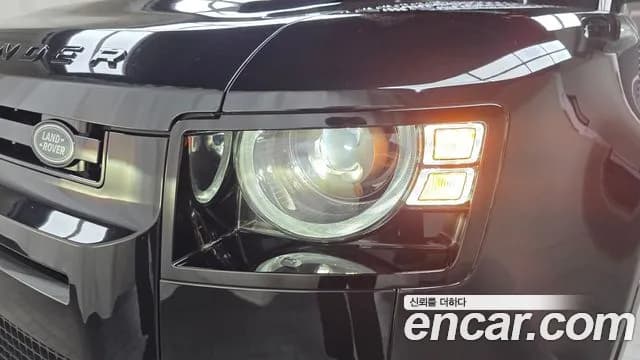 2025 Land Rover Defender (L663) 110 P300 X-Dynamic SE Sold VIN SALEA7BX4S2482316 – interior seats 2025 Land Rover Defender (L663) 110 P300 X-Dynamic SE Sold VIN SALEA7BX4S2482316 – interior seats