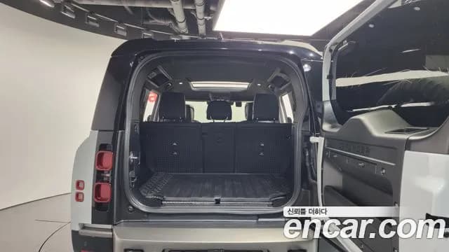 2024 Land Rover Defender (L663) 110 P300 X-Dynamic SE Sold VIN SALEA7BX8R2321462 – engine bay 2024 Land Rover Defender (L663) 110 P300 X-Dynamic SE Sold VIN SALEA7BX8R2321462 – engine bay