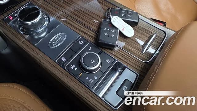 2019 Land Rover Range Rover 4th Gen 4.4 SDV8 Vogue SE DIESEL Sold VIN SALGA2BJ3KA528523 – exterior detail 2019 Land Rover Range Rover 4th Gen 4.4 SDV8 Vogue SE DIESEL Sold VIN SALGA2BJ3KA528523 – exterior detail