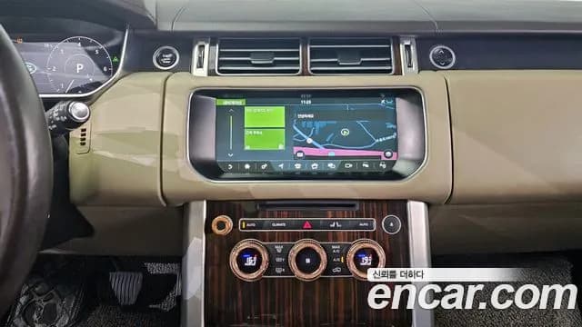 2017 Land Rover Range Rover 4th Gen 4.4 SDV8 Vogue SE DIESEL Sold VIN SALGA2FJ4HA322159 – front exterior 2017 Land Rover Range Rover 4th Gen 4.4 SDV8 Vogue SE DIESEL Sold VIN SALGA2FJ4HA322159 – front exterior