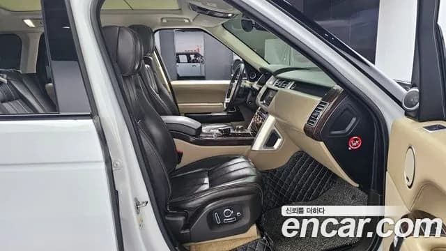 2017 Land Rover Range Rover 4th Gen 4.4 SDV8 Vogue SE DIESEL Sold VIN SALGA2FJ4HA322159 – exterior detail 2017 Land Rover Range Rover 4th Gen 4.4 SDV8 Vogue SE DIESEL Sold VIN SALGA2FJ4HA322159 – exterior detail