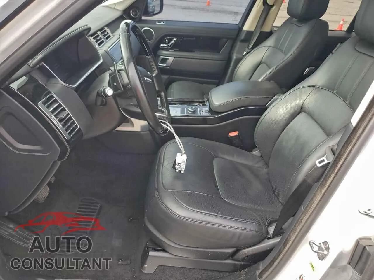 2018 LAND ROVER RANGEROVER Damaged VIN SALGS2SV1JA513047 – exterior detail 2018 LAND ROVER RANGEROVER Damaged VIN SALGS2SV1JA513047 – exterior detail