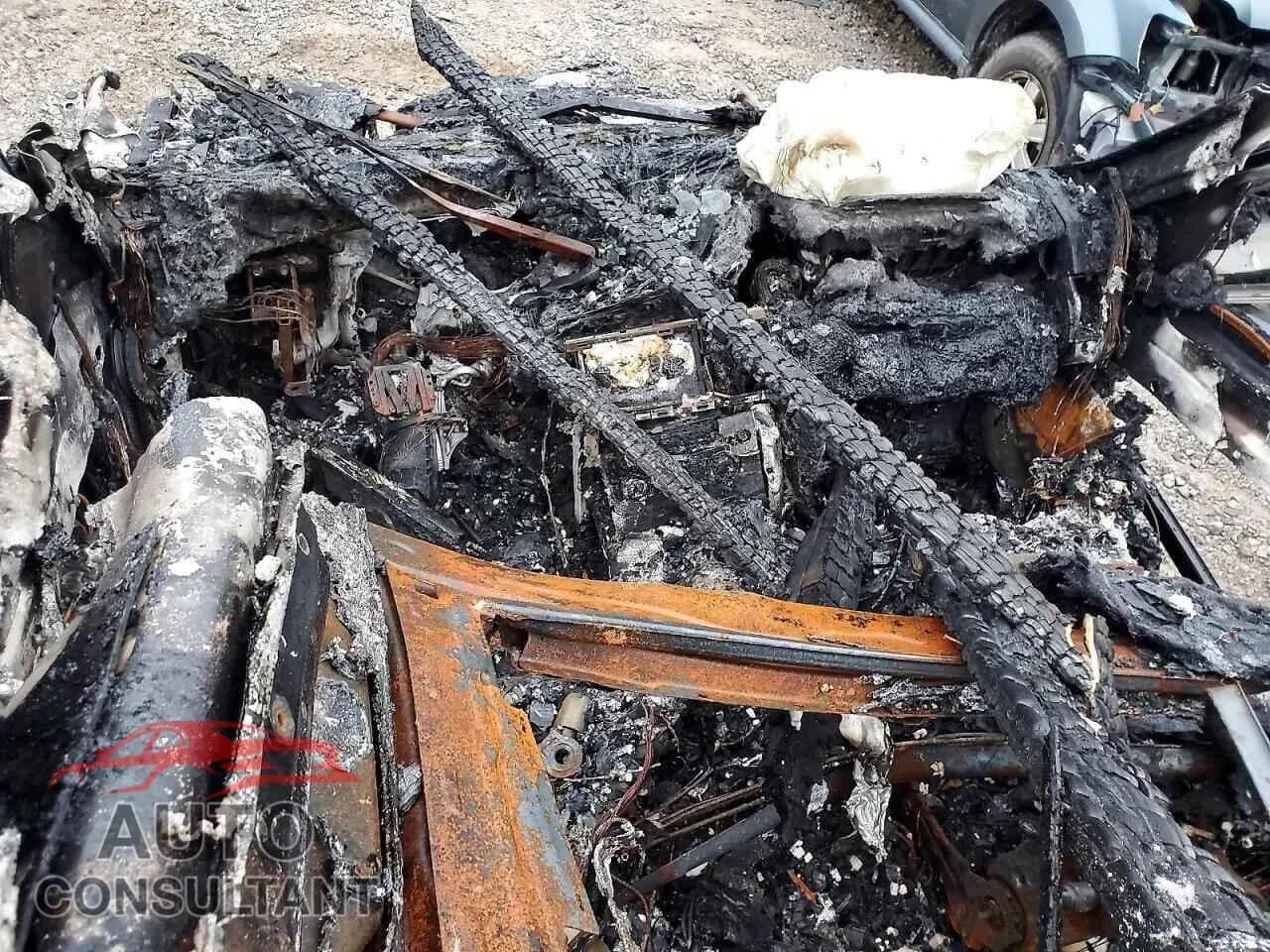 2015 LAND ROVER RANGEROVER Damaged VIN SALGS2VFXFA203362 – undercarriage 2015 LAND ROVER RANGEROVER Damaged VIN SALGS2VFXFA203362 – undercarriage