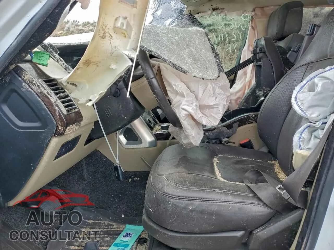 2021 LAND ROVER RANGEROVER Damaged VIN SALGS4RY0MA419855 – exterior detail 2021 LAND ROVER RANGEROVER Damaged VIN SALGS4RY0MA419855 – exterior detail