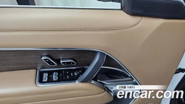 2023 Land Rover Range Rover 5th Gen P530 Autobiography Long Wheel Base Sold VIN SALKABB73PA030389 – exterior detail 2023 Land Rover Range Rover 5th Gen P530 Autobiography Long Wheel Base Sold VIN SALKABB73PA030389 – exterior detail