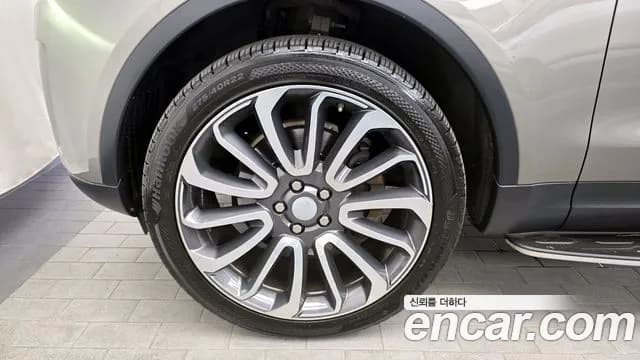 2017 Land Rover Discovery 5 3.0 TD6 HSE Luxury Sold VIN SALRA2BK0HA034419 – front exterior 2017 Land Rover Discovery 5 3.0 TD6 HSE Luxury Sold VIN SALRA2BK0HA034419 – front exterior