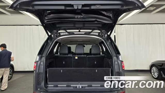 2017 Land Rover Discovery 5 3.0 TD6 HSE Luxury Sold VIN SALRA2BK0HA034419 – side profile 2017 Land Rover Discovery 5 3.0 TD6 HSE Luxury Sold VIN SALRA2BK0HA034419 – side profile