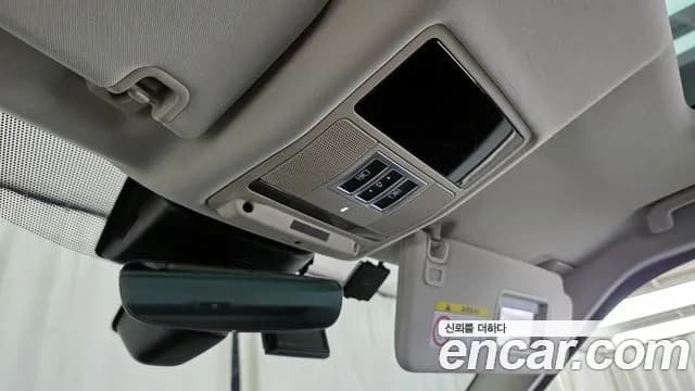 2017 Land Rover Discovery 5 3.0 TD6 HSE Luxury Sold VIN SALRA2BK0HA034419 – exterior detail 2017 Land Rover Discovery 5 3.0 TD6 HSE Luxury Sold VIN SALRA2BK0HA034419 – exterior detail