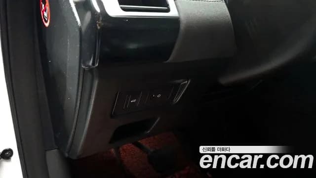 2018 Land Rover Discovery 5 3.0 TD6 HSE Sold VIN SALRA2BK1JA076037 – exterior detail 2018 Land Rover Discovery 5 3.0 TD6 HSE Sold VIN SALRA2BK1JA076037 – exterior detail