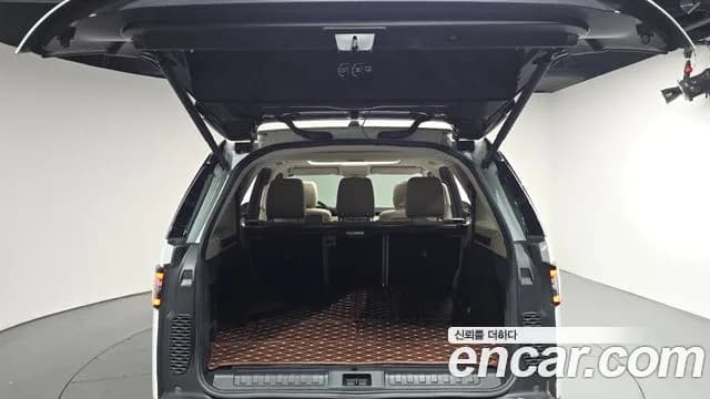 2018 Land Rover Discovery 5 2.0 SD4 SE Sold VIN SALRA2BN1JA062827 – front exterior 2018 Land Rover Discovery 5 2.0 SD4 SE Sold VIN SALRA2BN1JA062827 – front exterior