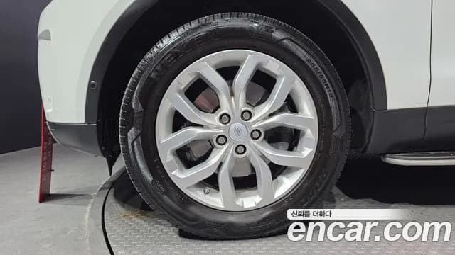 2019 Land Rover Discovery 5 2.0 SD4 SE Sold VIN SALRA2BN6K2403635 – side profile 2019 Land Rover Discovery 5 2.0 SD4 SE Sold VIN SALRA2BN6K2403635 – side profile