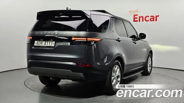2018 Land Rover Discovery 5 2.0 SD4 SE Sold VIN SALRA2BNXJA058470 – front exterior 2018 Land Rover Discovery 5 2.0 SD4 SE Sold VIN SALRA2BNXJA058470 – front exterior