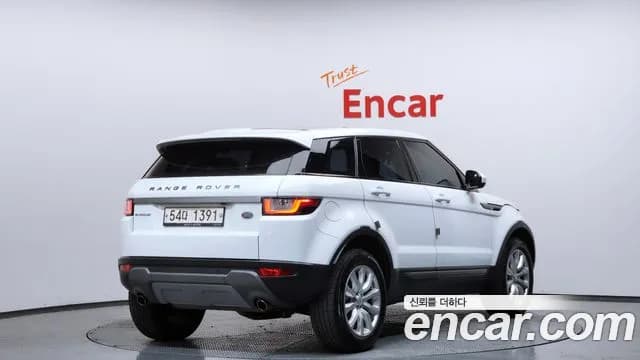 2017 Land Rover Range Rover Evoque 2.0 TD4 SE Sold VIN SALVA2BN0HH255163 – interior seats 2017 Land Rover Range Rover Evoque 2.0 TD4 SE Sold VIN SALVA2BN0HH255163 – interior seats