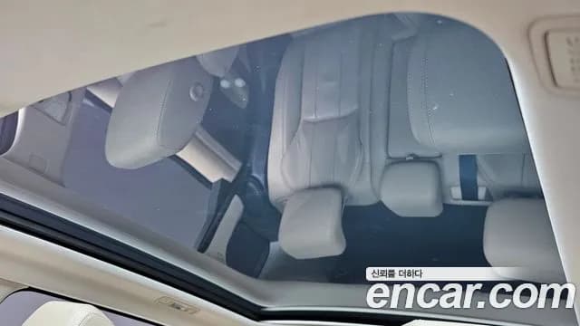 2018 Land Rover Range Rover Evoque 2.0 TD4 SE Sold VIN SALVA2BN3JH310436 – interior seats 2018 Land Rover Range Rover Evoque 2.0 TD4 SE Sold VIN SALVA2BN3JH310436 – interior seats