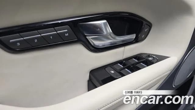 2018 Land Rover Range Rover Evoque 2.0 TD4 HSE Sold VIN SALVA2BN8JH293990 – trunk area 2018 Land Rover Range Rover Evoque 2.0 TD4 HSE Sold VIN SALVA2BN8JH293990 – trunk area