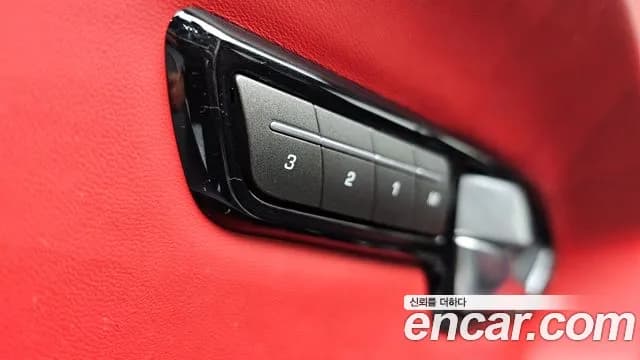2017 Land Rover Range Rover Evoque 2.0 TD4 HSE Dynamic Sold VIN SALVA2BN9HH216538 – interior seats 2017 Land Rover Range Rover Evoque 2.0 TD4 HSE Dynamic Sold VIN SALVA2BN9HH216538 – interior seats